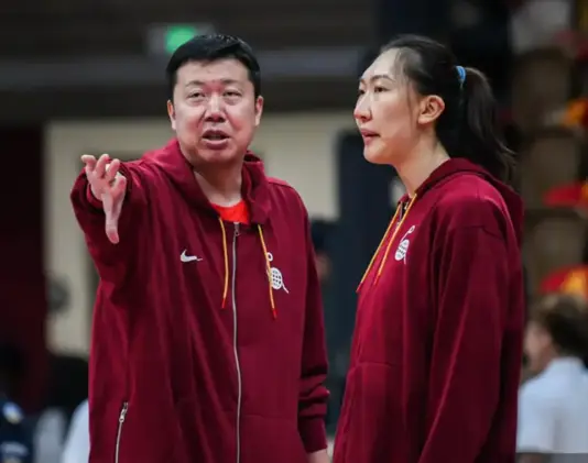 CBA快讯，王治郅抵达北京，新岗位实锤，薪水曝光后球迷傻眼了