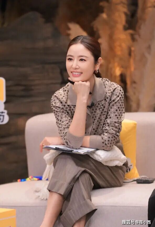 50岁林心如增肥后美得更高级 差点认不出（配图8）