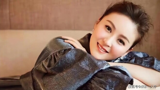 她是娱乐圈的一股清泉 被老公追求十年才点头（配图4）