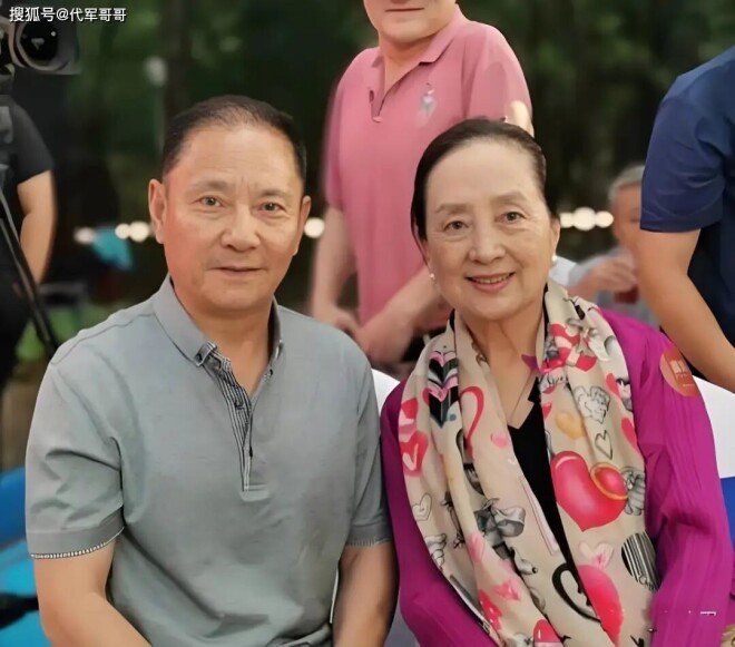 75岁张金玲近况曝光 与徐敏离婚后带娃嫁富商（配图8）