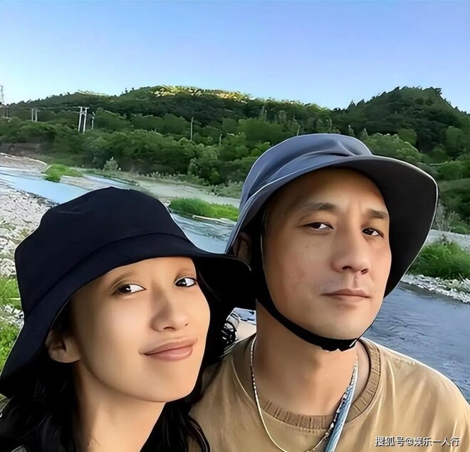当年对徐静蕾求婚多次未果 转头聊小14岁姑娘（配图13）