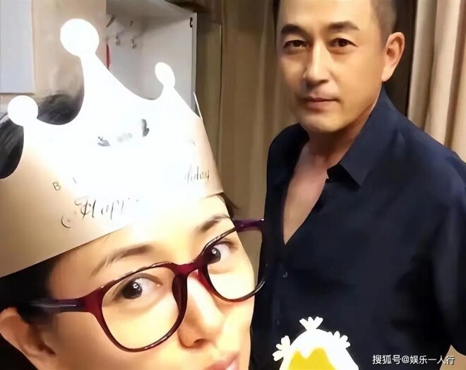 原来他们是夫妻：年龄差15岁 相识三天就结婚（配图11）