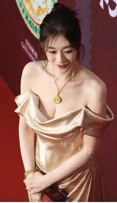 50岁李小冉晒美照 这的身姿和体态怎么能是50岁（配图4）