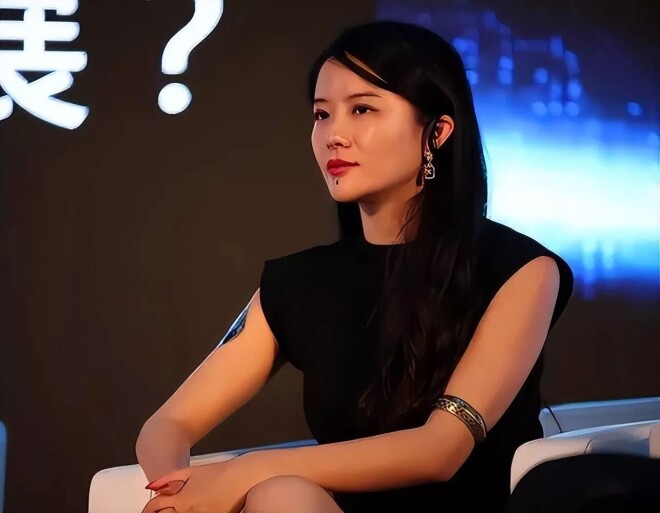 币圈女大佬：9岁丧父16岁打工 和赵长鹏未婚生子（配图3）