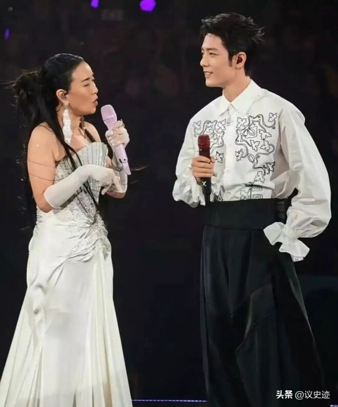 那英19岁女儿现身妈妈演唱会 染一头黄发（配图4）