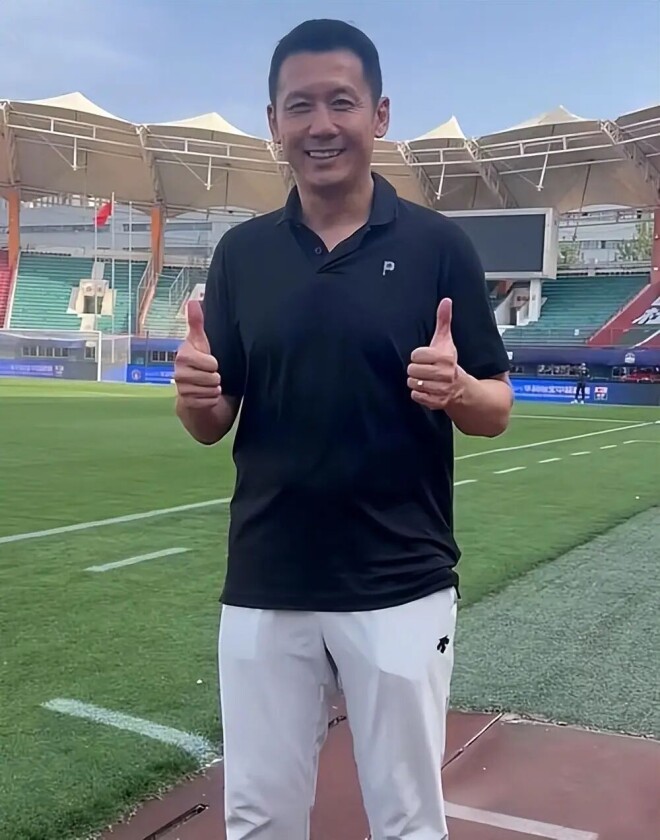 52岁前国脚现状：在浙江当总经理 家人在北京（配图12）