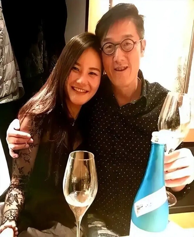 67岁香港富商与网红婚外情九年 女方五年生四胎（配图7）