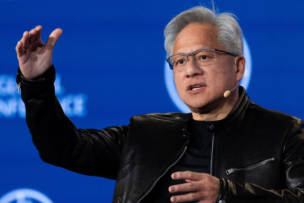 谁是AI竞赛的大赢家？黄仁勋点名“他”