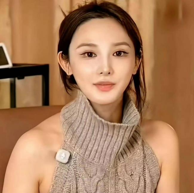 穿了就跟没穿一样，中国女星直播险走光