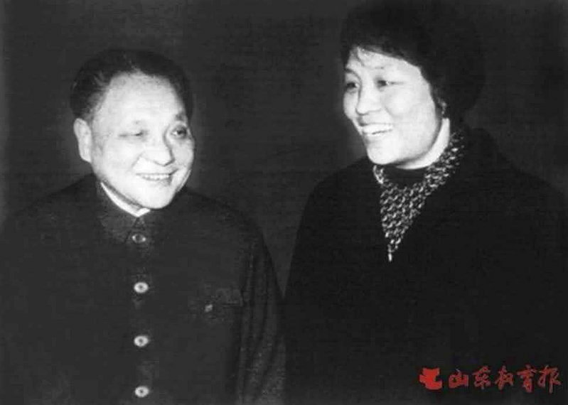 鄧小平接見鄭鳳榮。新華社