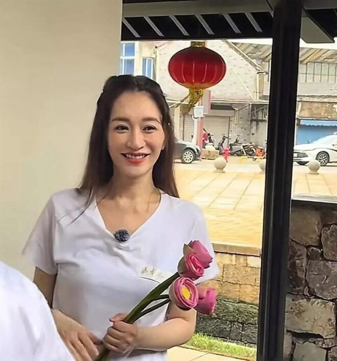 李小冉离婚后亮相脸惨白 她丁克11年有她的道理（配图11）