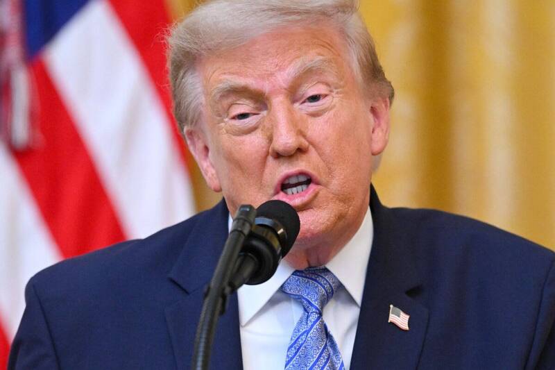 美国总统特朗普于16日晚间黄金时段，发表以选举安全为题的全国演说。 （彭博）