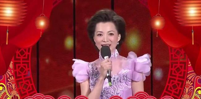 官媒发文官宣！52岁董卿终于等到好消息
