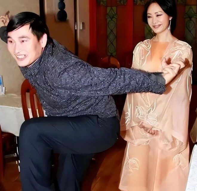 大衣哥不再隐瞒 和于文华的真实关系曝光（配图3）