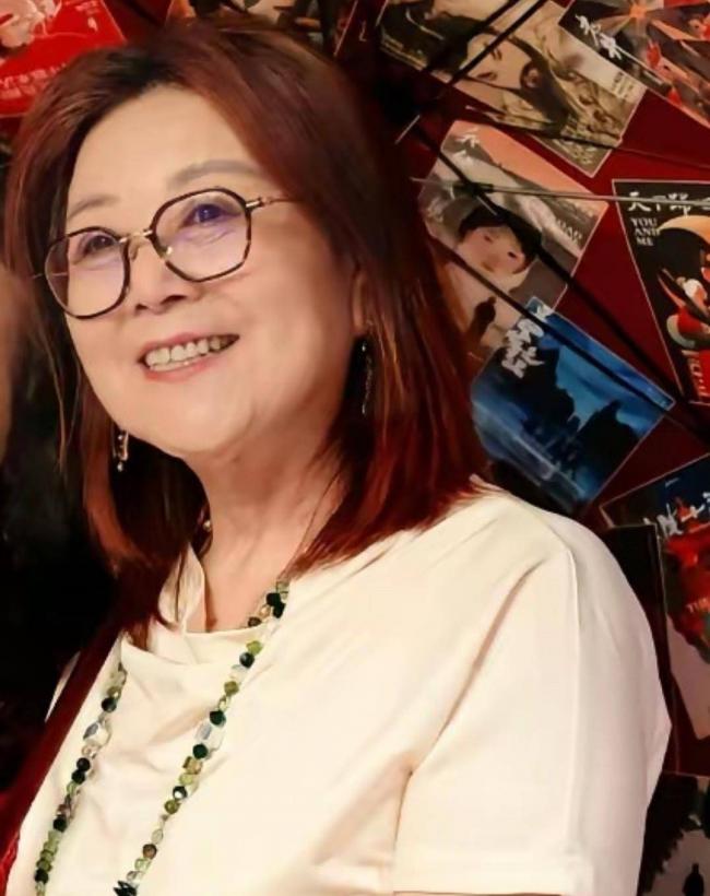 张艺谋没想到，苦干42年，给岳父岳母做了嫁衣