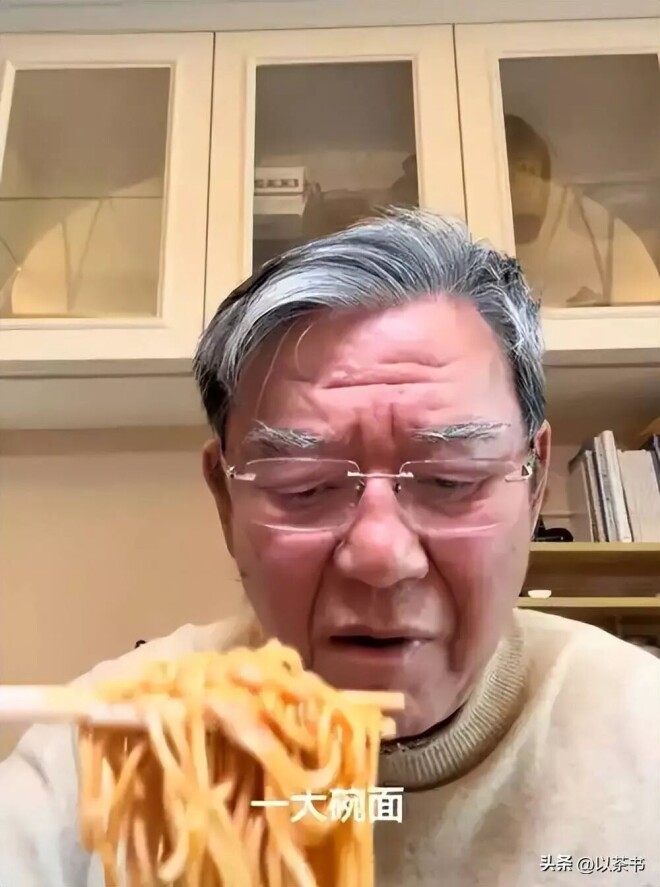 74岁住上海豪宅的李立群 给所有老年人提了个醒（配图17）