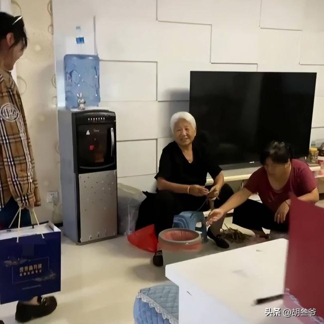 岳云鹏自曝母亲患尿毒症 每天透析、又患疱疹