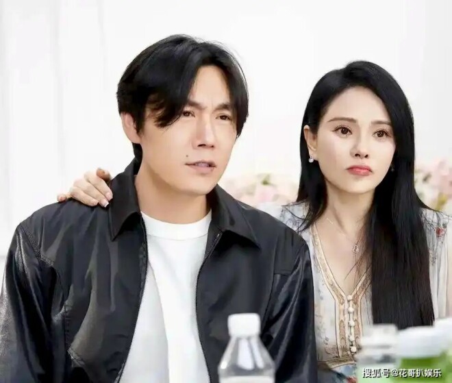 秦昊伊能静路透曝光 夫妻出门形同陌路（配图3）