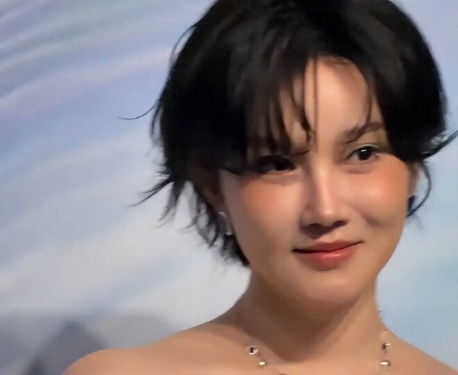 陈小纭现身竟然认不出 曾忍痛十次做脸部整骨（配图2）
