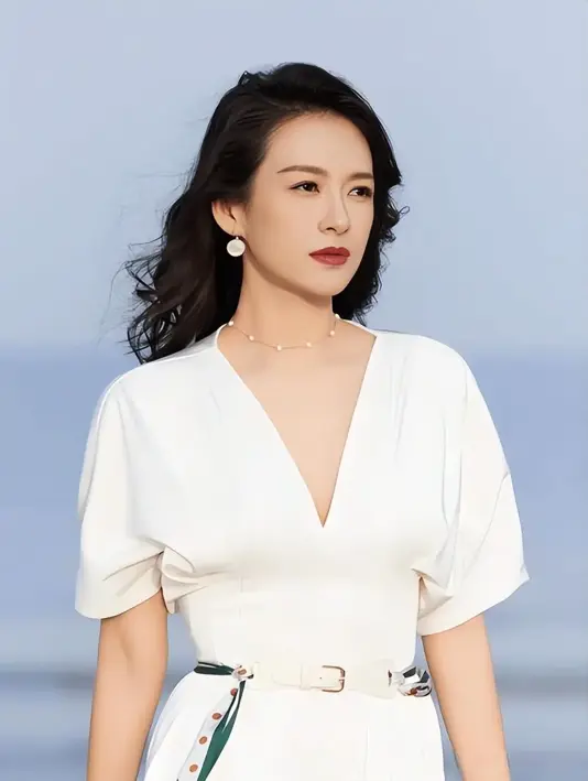 别让她跑了？章子怡套现3亿后，恶心的一幕出现，原来李安没说谎
