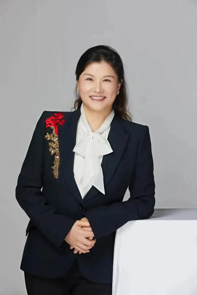 周群飞成中国女首富！父母已离世 她离婚又再婚（配图5）