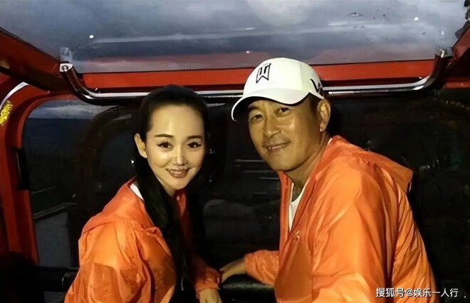 原来他们是夫妻：年龄差15岁 相识三天就结婚（配图8）