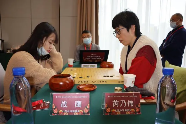 战鹰：一个围棋天才少女的“滑落”