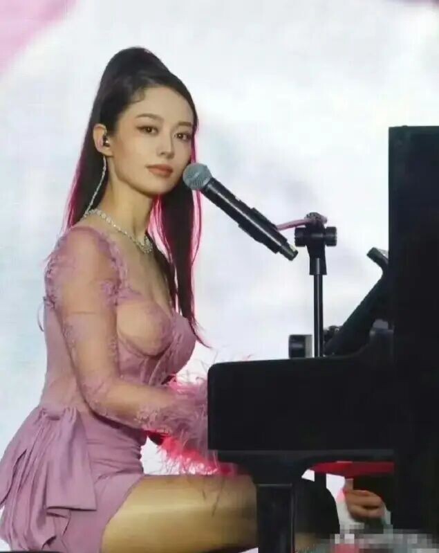 吉娜身材太过耀眼 比诸多娱乐圈女星身材还要好（配图4）