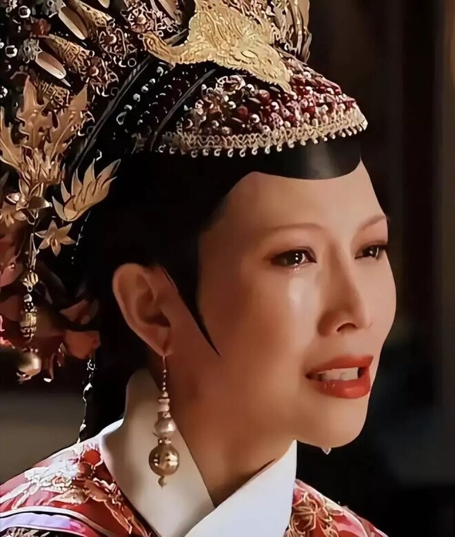 荒唐！上海电视节红毯 两位女星为压轴拒绝下车（配图17）
