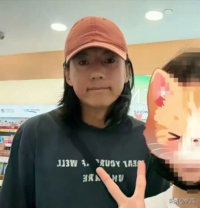 张婉婷一家新加坡度假 宋宁峰面色惨白断崖衰老（配图2）