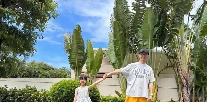 鄢颇近况曝光：曾与李小冉、梅婷两段情史的他，如今定居北京一个细节暴露为何幸福婚姻靠熬汤