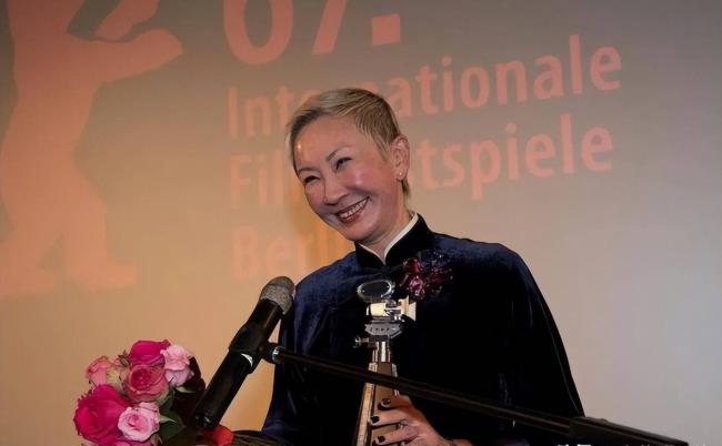 苦了原配：港圈三大佬喊丁克，晚年全都偷当爹