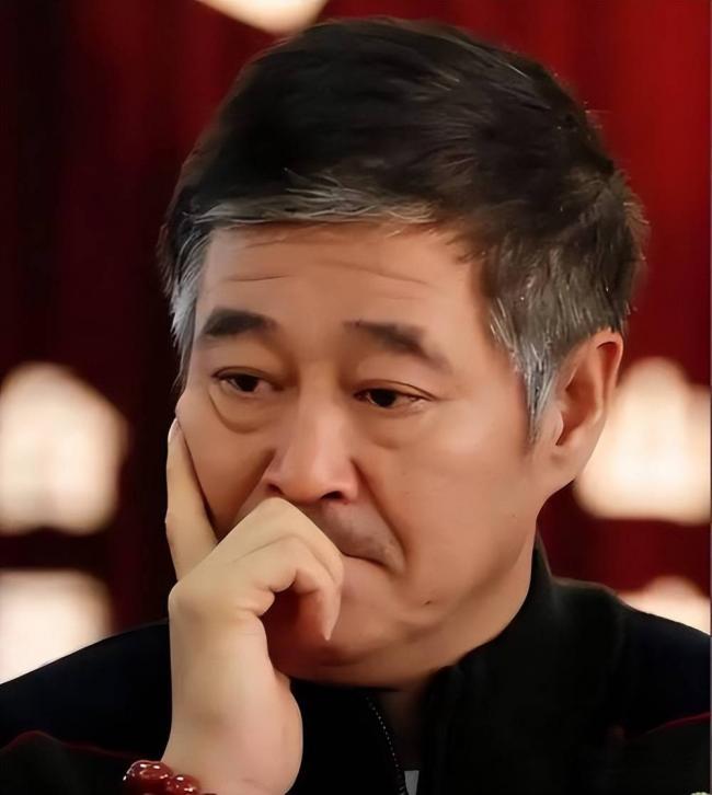 赵本山女儿自曝患三种精神疾病 与药为伴
