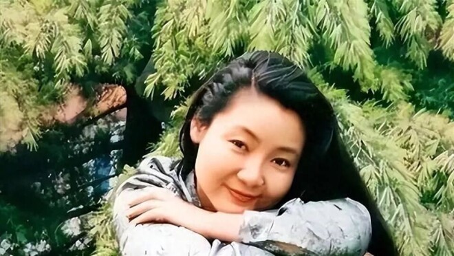 因长相多次被导演拒绝 却被帅气丈夫宠成宝（配图1）