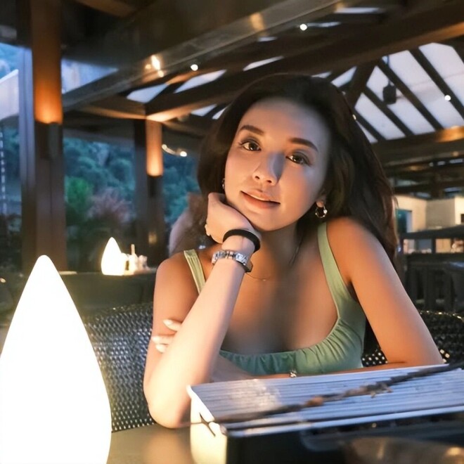 刘恺威承认恋情女方背景被扒 父亲刘丹开心回应（配图4）