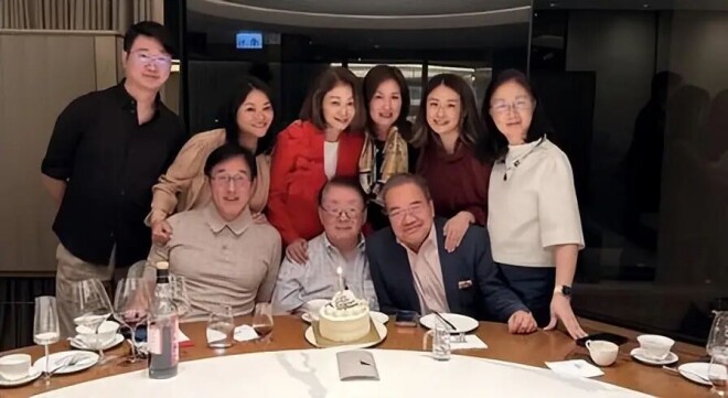 67岁香港富商与网红婚外情九年 女方五年生四胎（配图9）