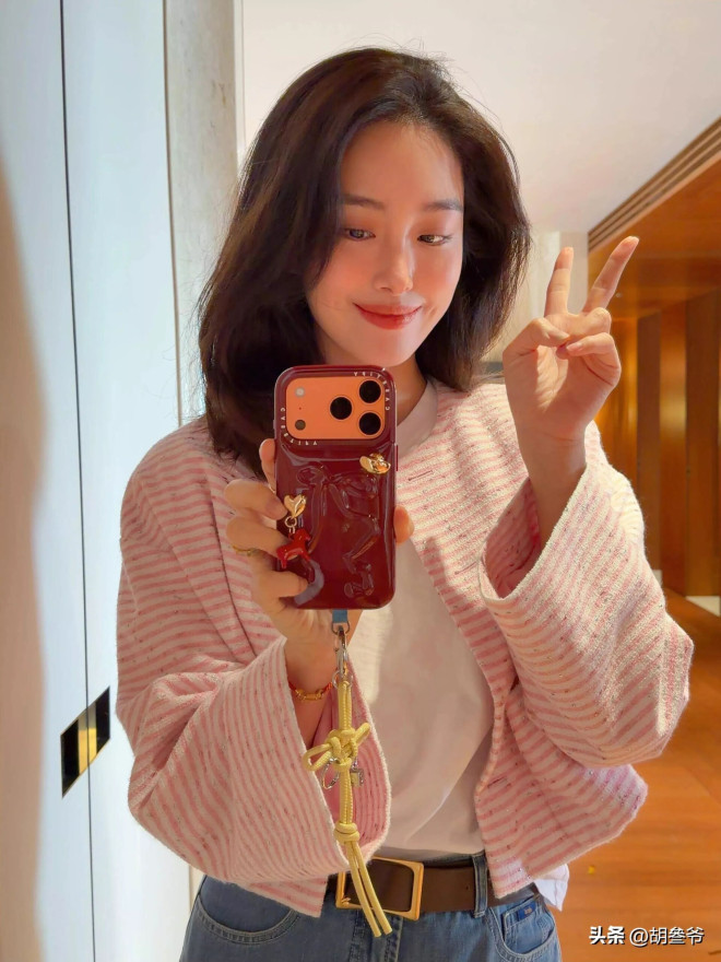 杨采钰和老公在挪威度假 肚子隆起被猜已怀二胎（配图24）
