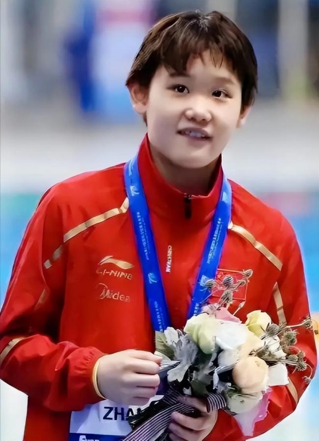 中国奥运冠军被母花光百万，如今搬进老破小
