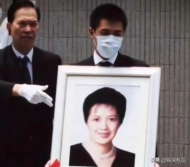他被富婆包养十年精神失常 60岁剃度出家太唏嘘（配图12）