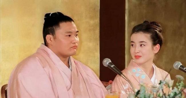 14岁被送上导演的床 18岁拍全裸写真 如今怎样了