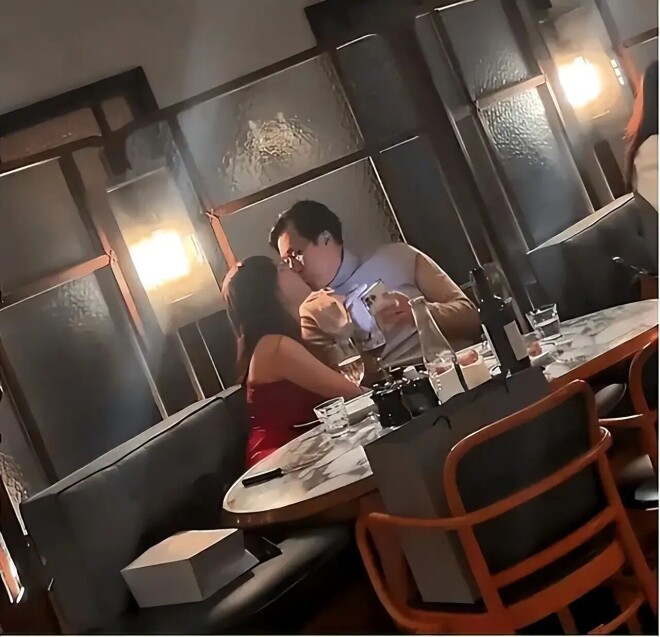 67岁香港富商与网红婚外情九年 女方五年生四胎（配图14）