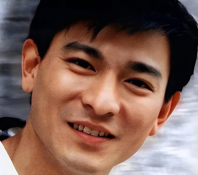 央媒发文，高调官宣刘德华新身份