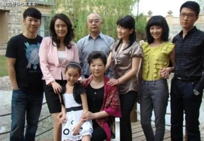 48岁王骁近况曝光！娶圈外妻子生下一女 如今（配图6）