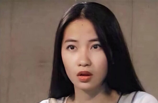 她嫁给吴镇宇20年从不做家务 55岁仍像少女（配图9）
