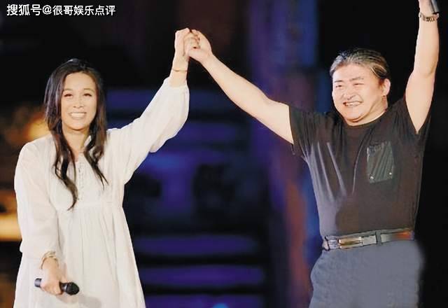 那英演唱会临时加歌，哽咽清唱含泪送别刘欢