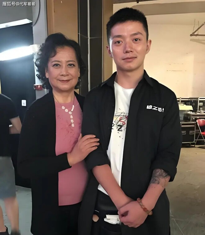83岁老戏骨左大玢近况 与丈夫肖高适相濡以沫（配图4）