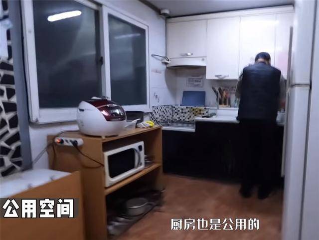 住进韩国“考试院”：4㎡的廉租房，五脏俱全