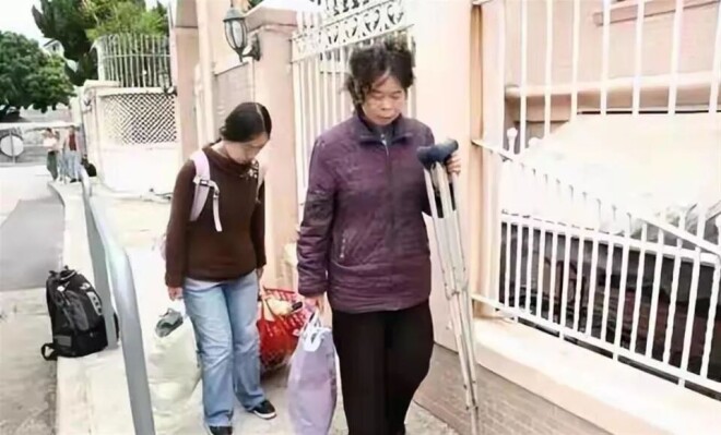 曾为嫁刘德华逼父卖肾、跳海自尽的女人 现如何（配图6）