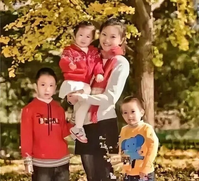 她长得太美被导演占为己有 25岁生3个孩子（配图2）