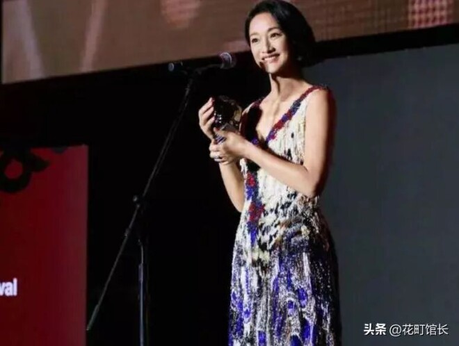 演都不演了！电影节上 周迅获奖她撇嘴满脸不屑（配图2）